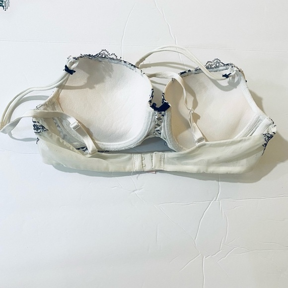 Victoria’s Secret Padded Demi Bra - Picture 2 of 3